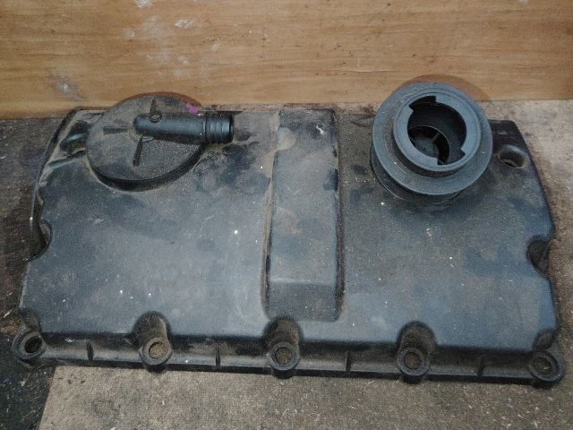 bontott VW PASSAT B5 Szelepfedél