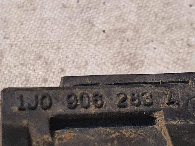 bontott VW PASSAT B5 Turbó Vákum Szelep