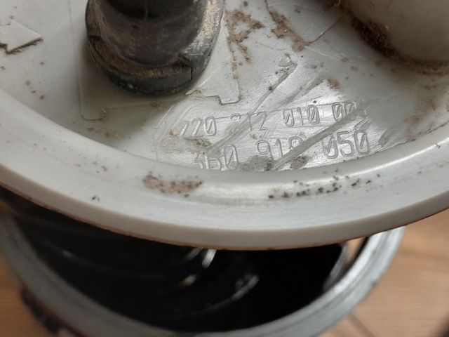 bontott VW PASSAT B5 Üzemanyag Szivattyú