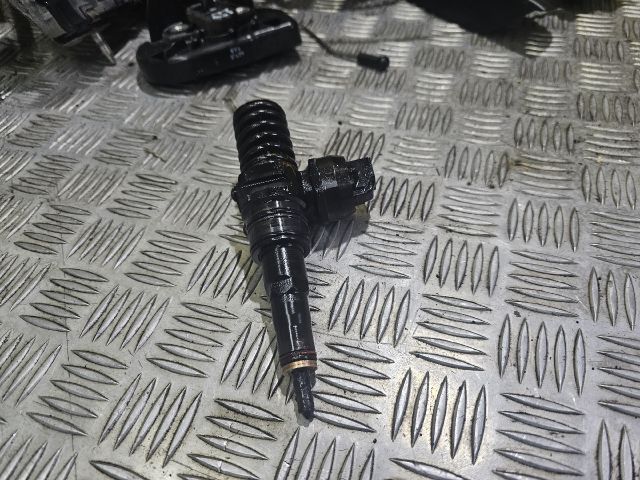 bontott VW PASSAT B5 Vákum nélküli Porlasztó