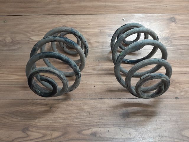 bontott VW PASSAT B5 Hátsó Rugó Pár