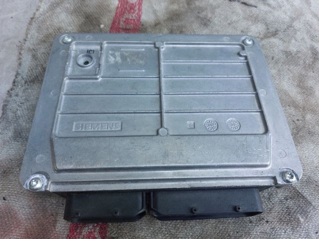 bontott VW PASSAT B5 Motorvezérlő