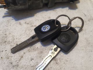 bontott VW PASSAT B5 Gyújtáskapcsoló Házzal