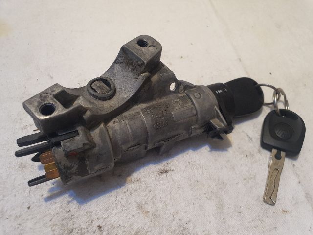 bontott VW PASSAT B5 Gyújtáskapcsoló Házzal