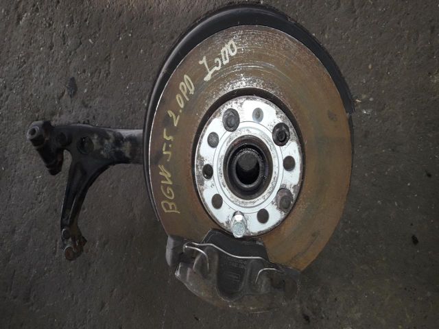 bontott VW PASSAT B5 Jobb első Csonkállvány Kerékaggyal