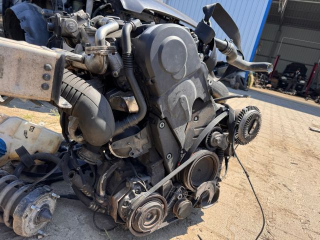 bontott VW PASSAT B5 Komplett Motor (Segédberendezésekkel)