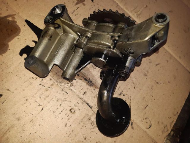 bontott VW PASSAT B5 Olajszivattyú