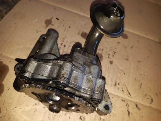 bontott VW PASSAT B5 Olajszivattyú