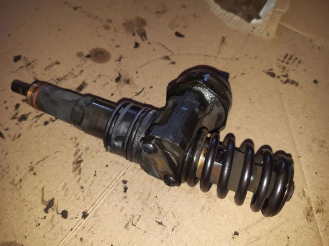 bontott VW PASSAT B5 Porlasztó (1 db)