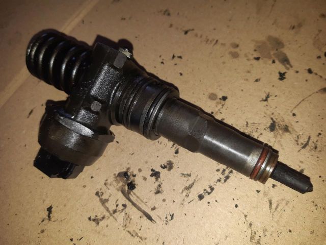 bontott VW PASSAT B5 Porlasztó (1 db)