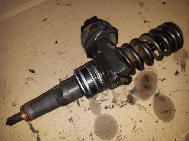 bontott VW PASSAT B5 Porlasztó (1 db)