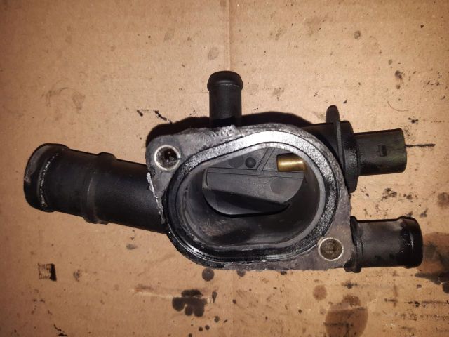 bontott VW PASSAT B5 Termosztátház