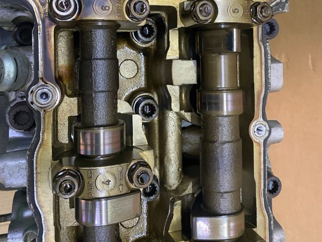 bontott VW PASSAT B5 Motor (Fűzött blokk hengerfejjel)