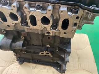 bontott VW PASSAT B5 Motor (Fűzött blokk hengerfejjel)