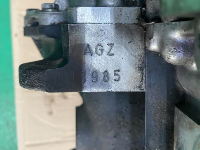 bontott VW PASSAT B5 Motor (Fűzött blokk hengerfejjel)