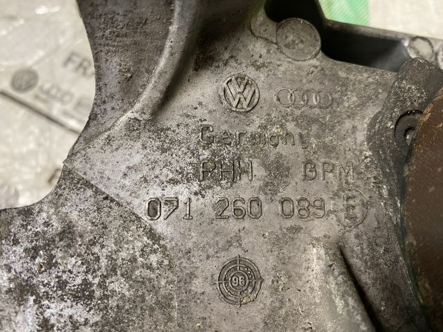 bontott VW PASSAT B5 Motor Tartó Bak (Pozíciófüggetlen)