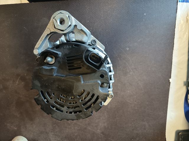 bontott VW PASSAT B5 Generátor