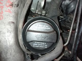 bontott VW PASSAT B5 Olajbeöntő Sapka