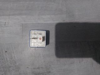 bontott VW PASSAT B5 Üzemanyag Szivattyú Relé