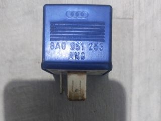 bontott VW PASSAT B5 Üzemanyag Szivattyú Relé