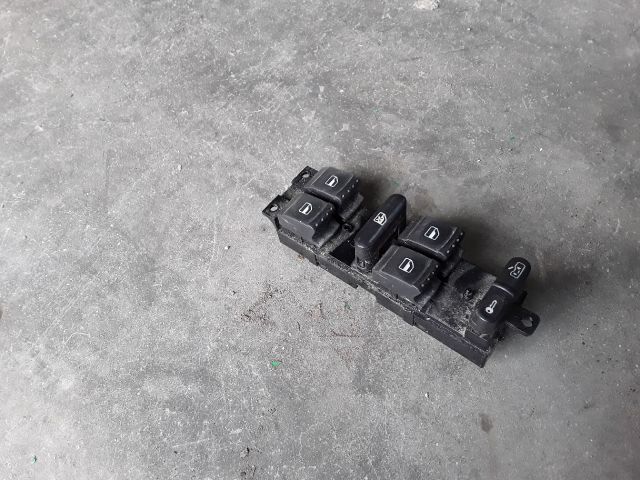 bontott VW PASSAT B5 Ablakemelő Kapcsoló Négyes / Kettes
