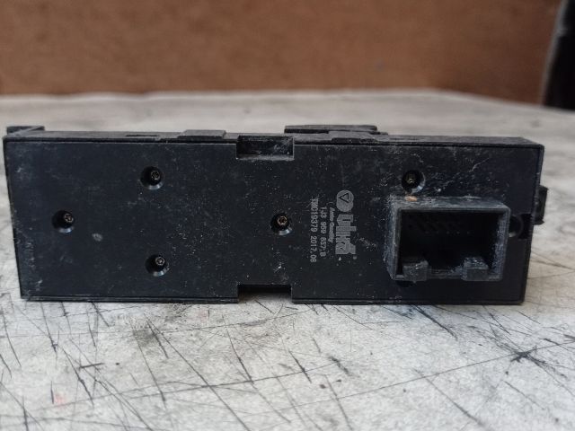 bontott VW PASSAT B5 Ablakemelő Kapcsoló Négyes / Kettes