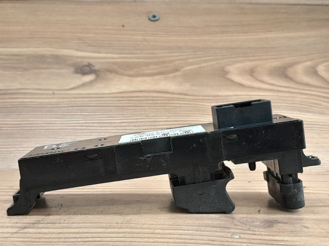 bontott VW PASSAT B5 Ablakemelő Kapcsoló Négyes / Kettes