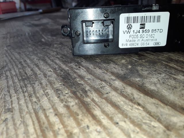 bontott VW PASSAT B5 Ablakemelő Kapcsoló Négyes / Kettes