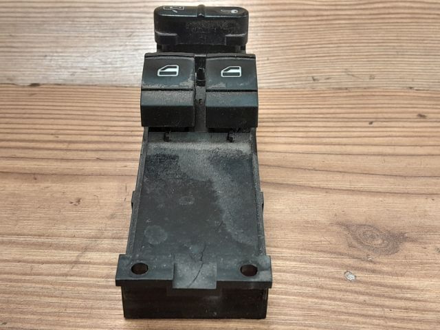 bontott VW PASSAT B5 Ablakemelő Kapcsoló Négyes / Kettes