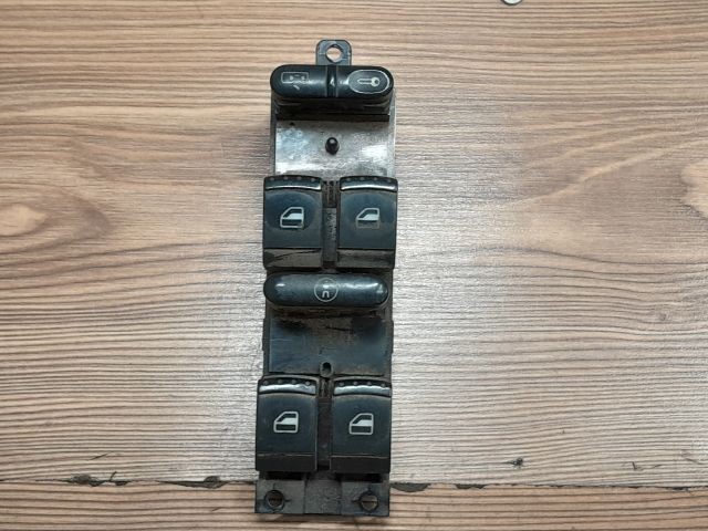 bontott VW PASSAT B5 Ablakemelő Kapcsoló Négyes / Kettes