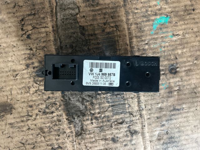 bontott VW PASSAT B5 Ablakemelő Kapcsoló Négyes / Kettes