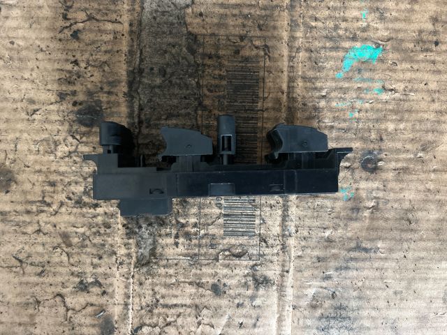 bontott VW PASSAT B5 Ablakemelő Kapcsoló Négyes / Kettes