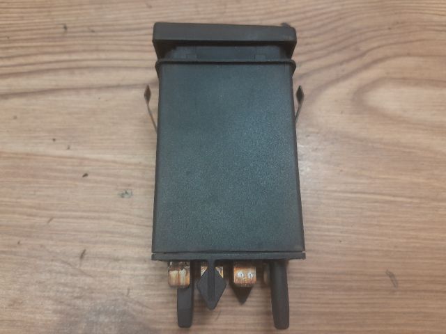 bontott VW PASSAT B5 Ablakfűtés Kapcsoló