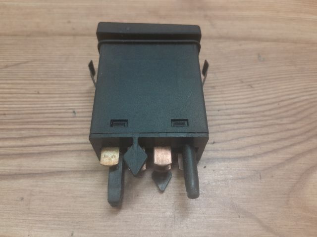 bontott VW PASSAT B5 Ablakfűtés Kapcsoló