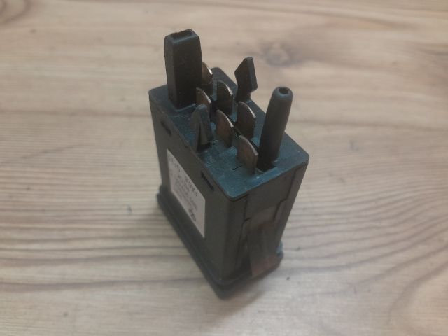 bontott VW PASSAT B5 Ablakfűtés Kapcsoló