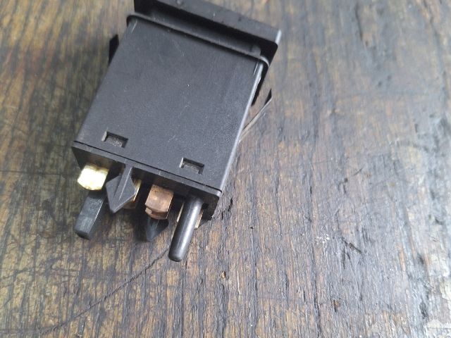 bontott VW PASSAT B5 Ablakfűtés Kapcsoló