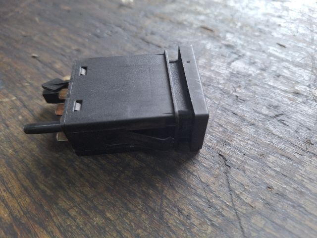 bontott VW PASSAT B5 Ablakfűtés Kapcsoló