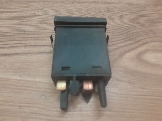 bontott VW PASSAT B5 Ablakfűtés Kapcsoló