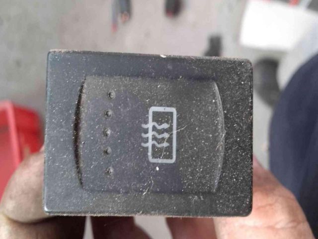 bontott VW PASSAT B5 Ablakfűtés Kapcsoló