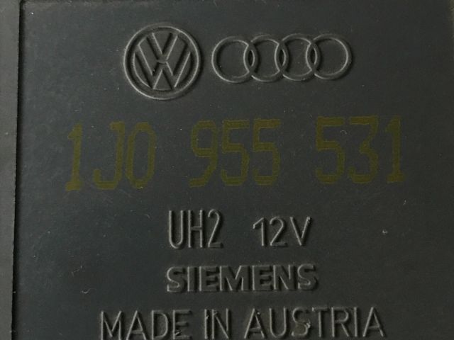 bontott VW PASSAT B5 Ablaktörlő Relé