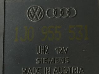 bontott VW PASSAT B5 Ablaktörlő Relé