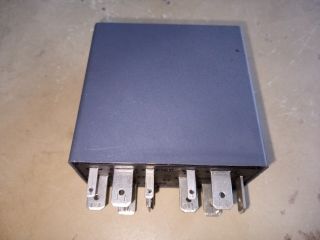 bontott VW PASSAT B5 Ablaktörlő Relé