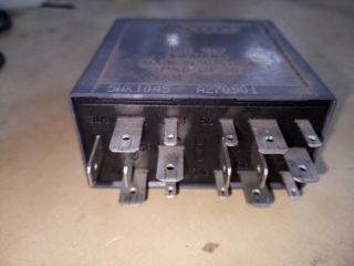 bontott VW PASSAT B5 Ablaktörlő Relé