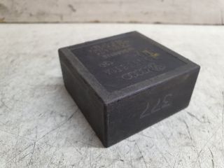 bontott VW PASSAT B5 Ablaktörlő Relé