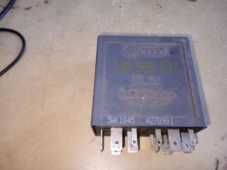 bontott VW PASSAT B5 Ablaktörlő Relé