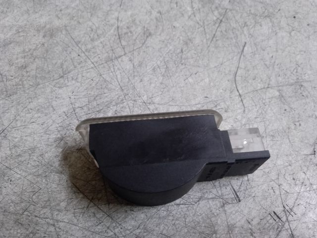 bontott VW PASSAT B5 Ajtó Világítás