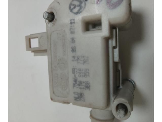 bontott VW PASSAT B5 Ajtózár Motor (Pozíciófüggetlen)