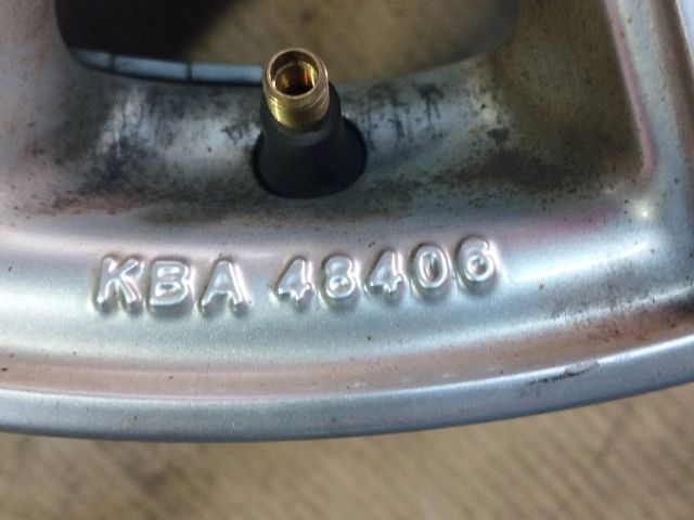 bontott VW PASSAT B5 Alufelni Szett