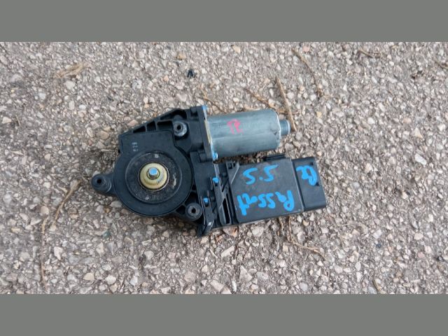 bontott VW PASSAT B5 Bal első Ablakemelő Motor