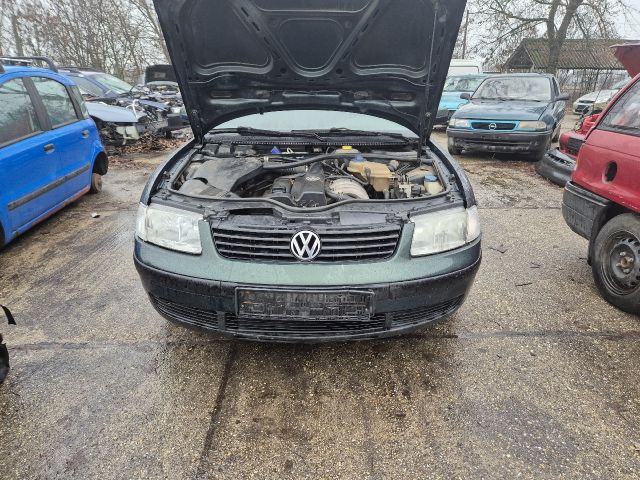bontott VW PASSAT B5 Bal első Ajtó (Részeivel)